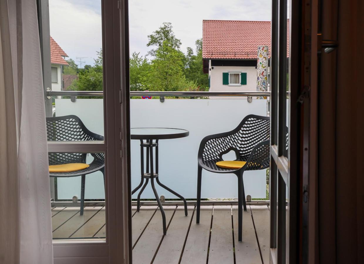 Sopherl Am See - Fruehstueck Auf Der Seeterrasse, Sehr Ruhig Und Wunderschoen Am See, 3 Minuten Nach Oberpfaffenhofen, Viele Radtouren, Restaurants & Cafes In Der Umgebung Wessling Bagian luar foto