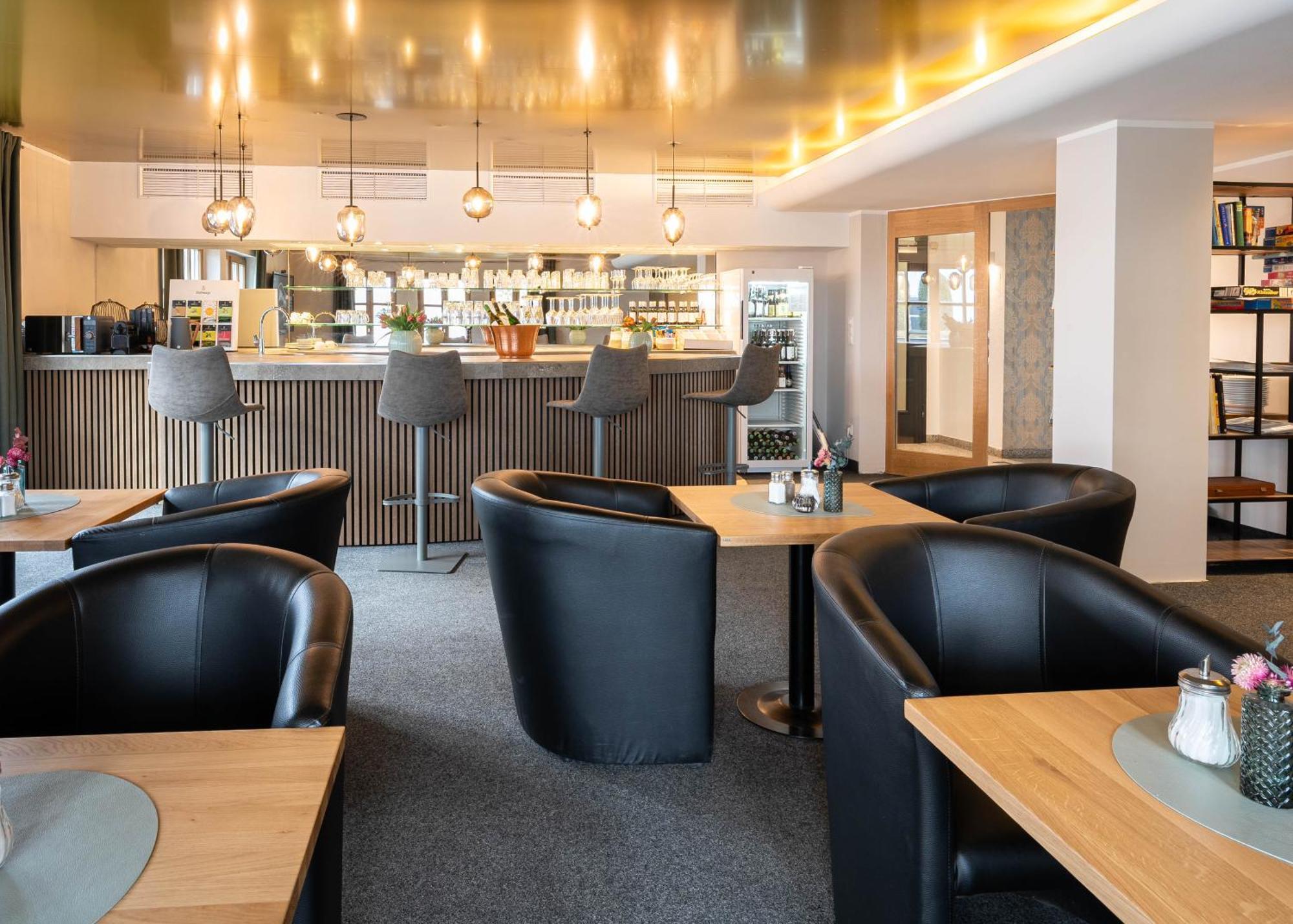 Sopherl Am See - Fruehstueck Auf Der Seeterrasse, Sehr Ruhig Und Wunderschoen Am See, 3 Minuten Nach Oberpfaffenhofen, Viele Radtouren, Restaurants & Cafes In Der Umgebung Wessling Bagian luar foto
