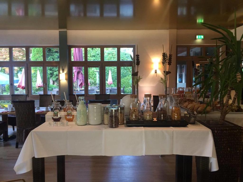 Sopherl Am See - Fruehstueck Auf Der Seeterrasse, Sehr Ruhig Und Wunderschoen Am See, 3 Minuten Nach Oberpfaffenhofen, Viele Radtouren, Restaurants & Cafes In Der Umgebung Wessling Bagian luar foto