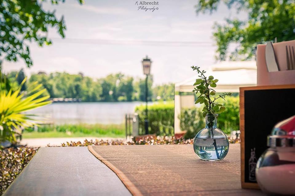 Sopherl Am See - Fruehstueck Auf Der Seeterrasse, Sehr Ruhig Und Wunderschoen Am See, 3 Minuten Nach Oberpfaffenhofen, Viele Radtouren, Restaurants & Cafes In Der Umgebung Wessling Bagian luar foto