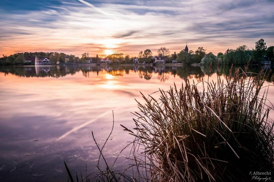 Sopherl Am See - Fruehstueck Auf Der Seeterrasse, Sehr Ruhig Und Wunderschoen Am See, 3 Minuten Nach Oberpfaffenhofen, Viele Radtouren, Restaurants & Cafes In Der Umgebung Wessling Bagian luar foto